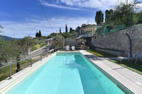 Apt in villa con sauna, piscina e campo da sport Torri Del Benaco